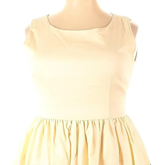 Collectif Candice Danube Floral Swing Dress - Picture 4 of 8